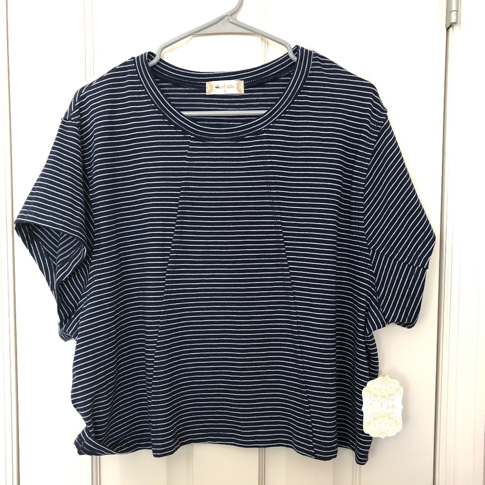 Flowy T-Shirt Crop - New w/ Tags